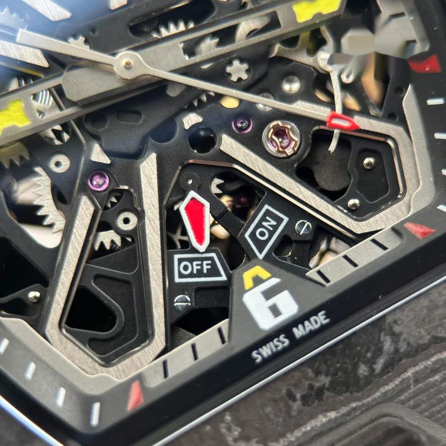 Orologio replica: Richard Mille RM 35-03 Rafael Nadal, carbonio, 43,2 mm X 50 mm — tra i più venduti – Foto 8