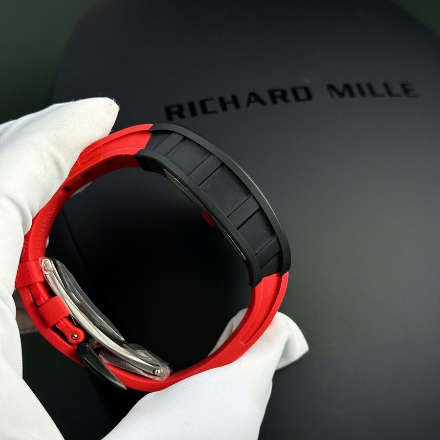 Orologio replica: Richard Mille RM 055 Bubba Watson, ceramica nera, braccialetto di gomma rosso, 42,7 mm — tra i preferiti dei clienti – Foto 5