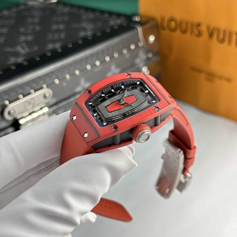 Orologio replica: Richard Mille RM 07-01, rosso, Carbon TPT, quarzo, Racing, rosso, edizione limitata, 45.32 X 32,3 mm — distintivo – Foto 3