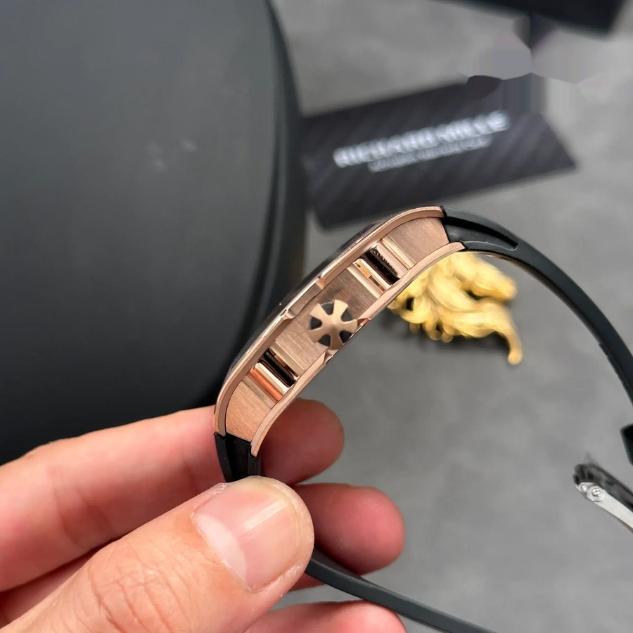 Orologio replica: Richard Mille RM 67-01, oro rosa, automatico, ultrapiatto, cinturino in gomma, 38,7 mm X 47,5 mm — raffinato – Foto 11