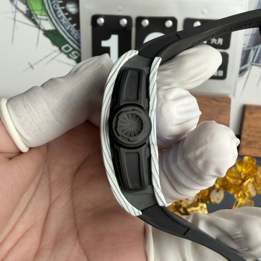 Orologio replica: Richard Mille RM 61-01 Yohan Blake Ultimate, edizione, movimento Vaucher, 42,7 mm X 50,23 mm — che cattura lo sguardo – Foto 8