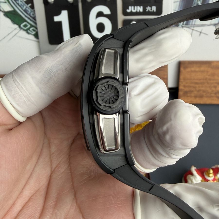 Orologio replica: Richard Mille RM 61-01 Yohan Blake, interamente nero, movimento Vaucher, 42,7 mm X 50,23 mm — affascinante – Foto 7