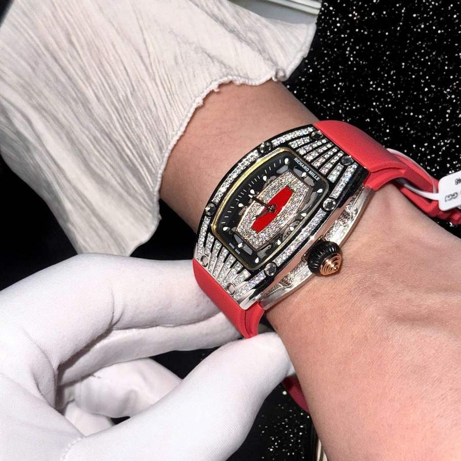 Orologio replica: Richard Mille RM 07-01 Red Lip, misura media, con diamanti incastonati, lavorazione, moissanite — alla moda – Foto 4