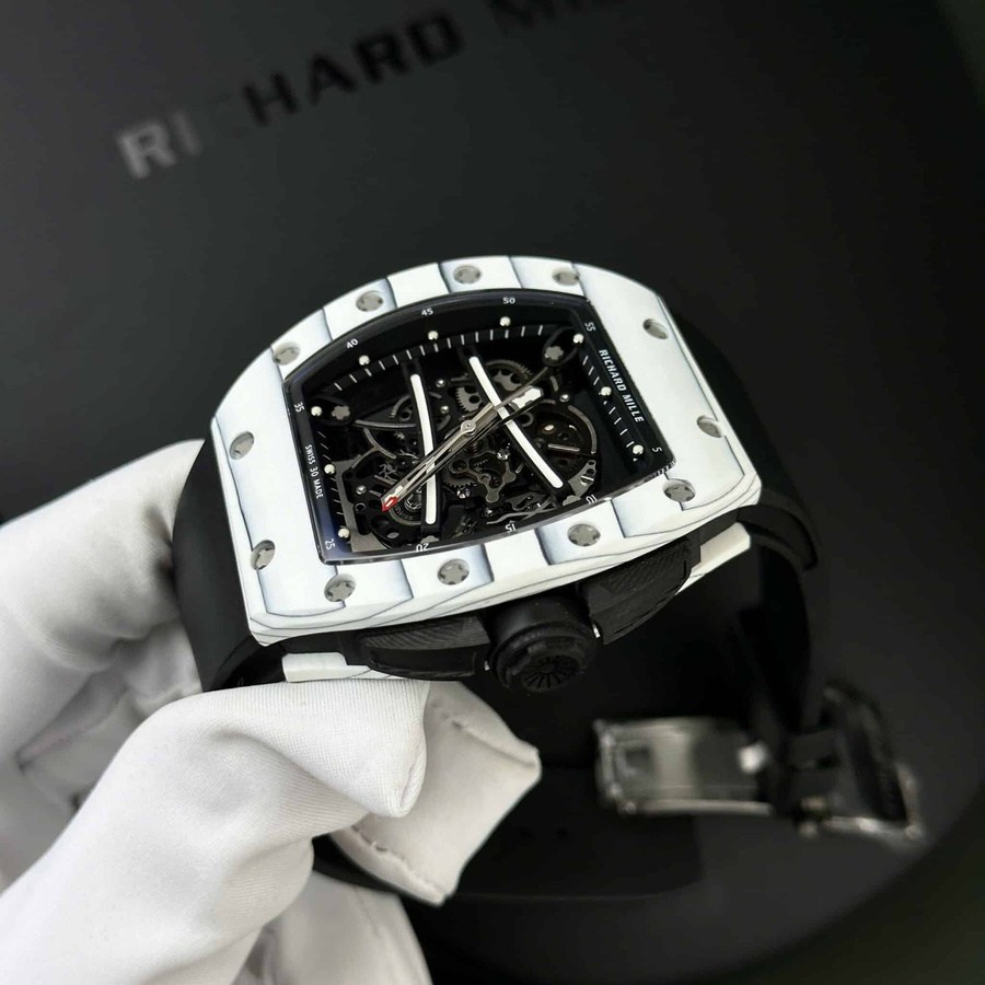 Orologio replica: Richard Mille RM 61-01 Yohan Blake, carbonio, 42.7 X 50,2 mm — glamour – Foto 4