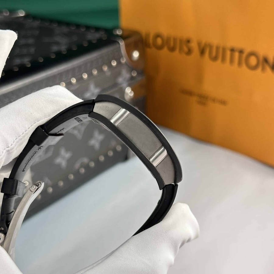 Orologio replica: Richard Mille RM 07-01, carbonio nero, nero, gomma, 45.32 X 32,3 mm — di alta qualità – Foto 5