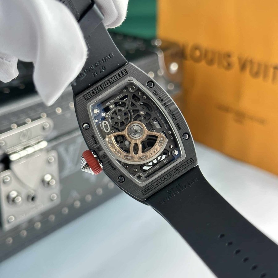 Orologio replica: Richard Mille RM 07-01, carbonio nero, nero, gomma, 45.32 X 32,3 mm — di alta qualità – Foto 7