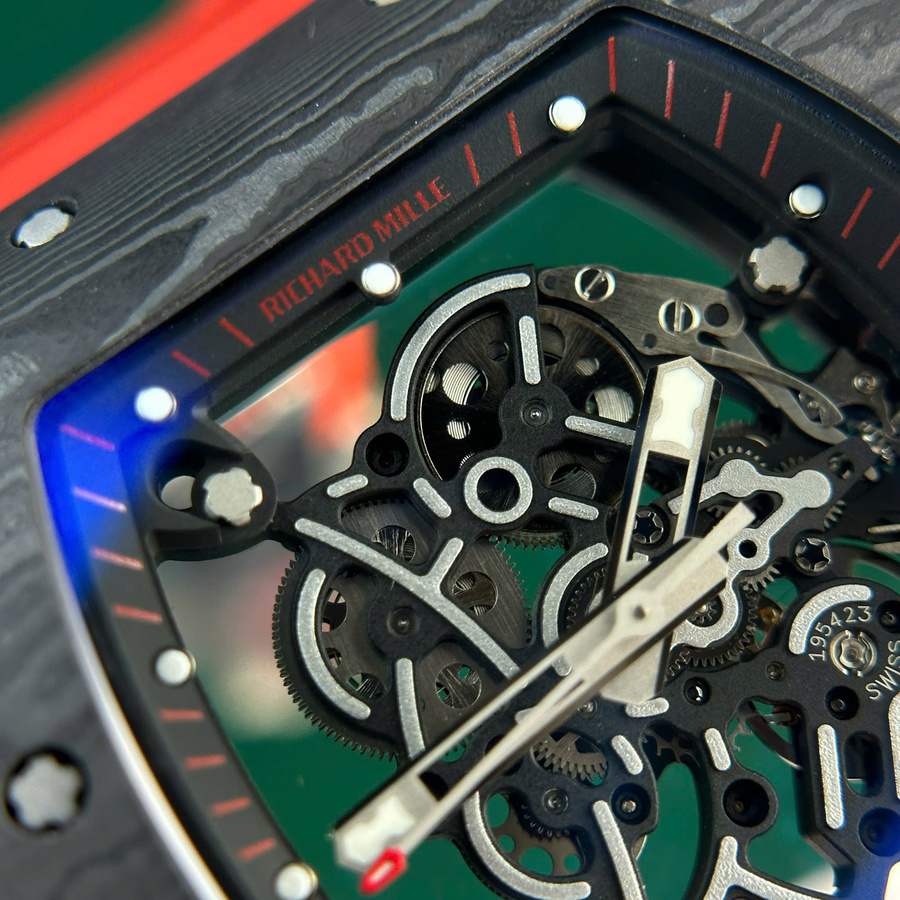 Orologio replica: Richard Mille RM 055 Bubba Watson, scuro, fibra di carbonio, 42.7 X 49,9 mm — irresistibile – Foto 5
