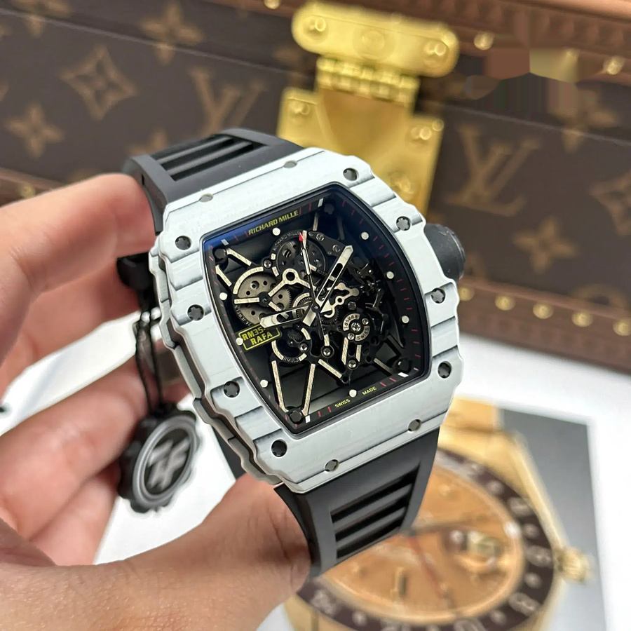 Orologio replica: Richard Mille RM 35-01 Rafael Nadal Carbon TPT ZF V3 49,94 mm X 44,5 mm — lussuoso – Foto 3