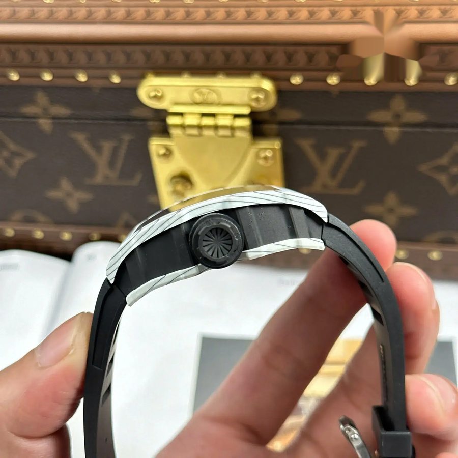 Orologio replica: Richard Mille RM 35-01 Rafael Nadal Carbon TPT ZF V3 49,94 mm X 44,5 mm — lussuoso – Foto 10