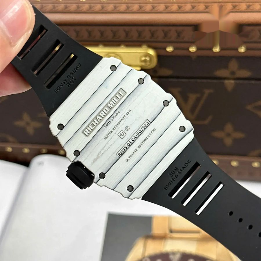 Orologio replica: Richard Mille RM 35-01 Rafael Nadal Carbon TPT ZF V3 49,94 mm X 44,5 mm — lussuoso – Foto 11