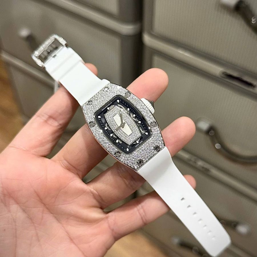 Orologio replica: Richard Mille RM 07-01 Lady, bianco, madreperla, Lip, neve, diamanti, incastonatura personalizzata in moissanite, 45.32x32,3 mm — di lusso – Foto 3