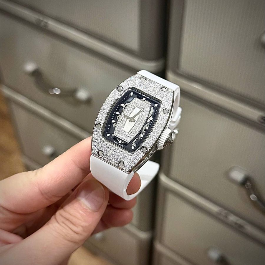 Orologio replica: Richard Mille RM 07-01 Lady, bianco, madreperla, Lip, neve, diamanti, incastonatura personalizzata in moissanite, 45.32x32,3 mm — di lusso – Foto 4