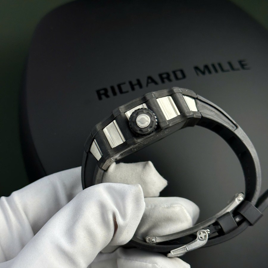 Orologio replica: Richard Mille RM 21-01, tourbillon, Aerodyne, titanio, & Carbon TPT 42,68 mm X 50,12 mm — ispirato al lusso – Foto 5
