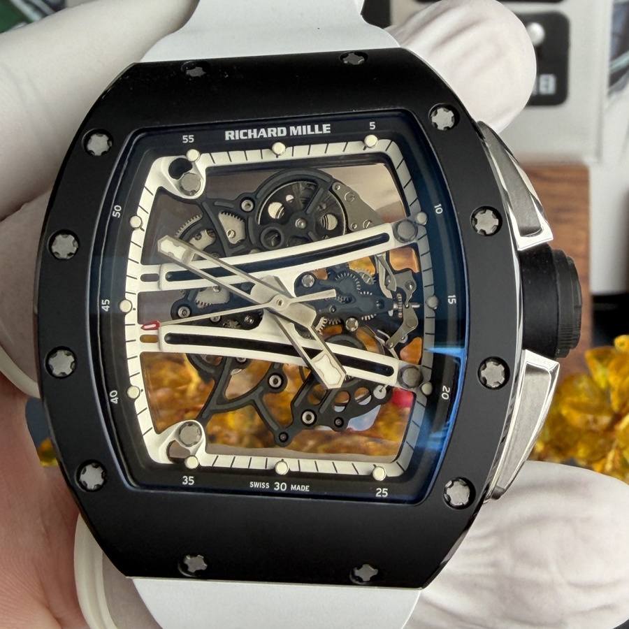 Orologio replica: Richard Mille RM 61-01 Yohan Blake, monocromatico, edizione limitata, movimento Vaucher, 42,7 mm X 50,23 mm — appena presentato – Foto 5
