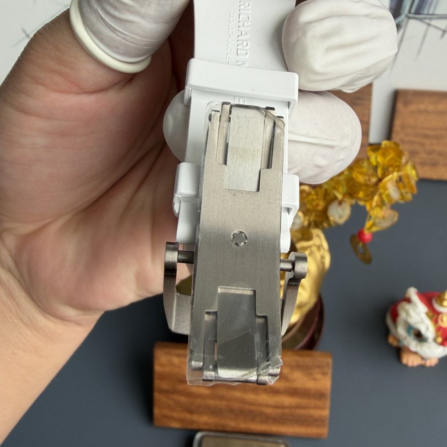 Orologio replica: Richard Mille RM 61-01 Yohan Blake, monocromatico, edizione limitata, movimento Vaucher, 42,7 mm X 50,23 mm — appena presentato – Foto 9