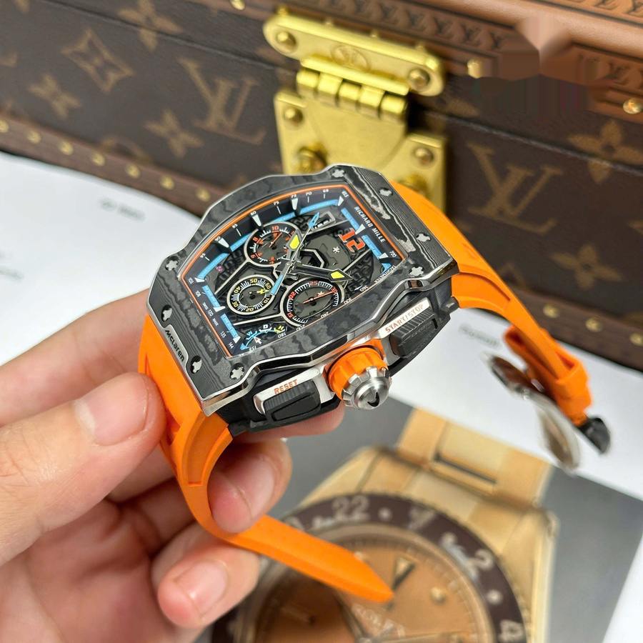 Orologio replica: Richard Mille RM 65-01 McLaren, cronografo, fibra di carbonio, quadrante scheletrato, cinturino in gomma, 44,5 mm X 49,9 mm — d’eccezione – Foto 4