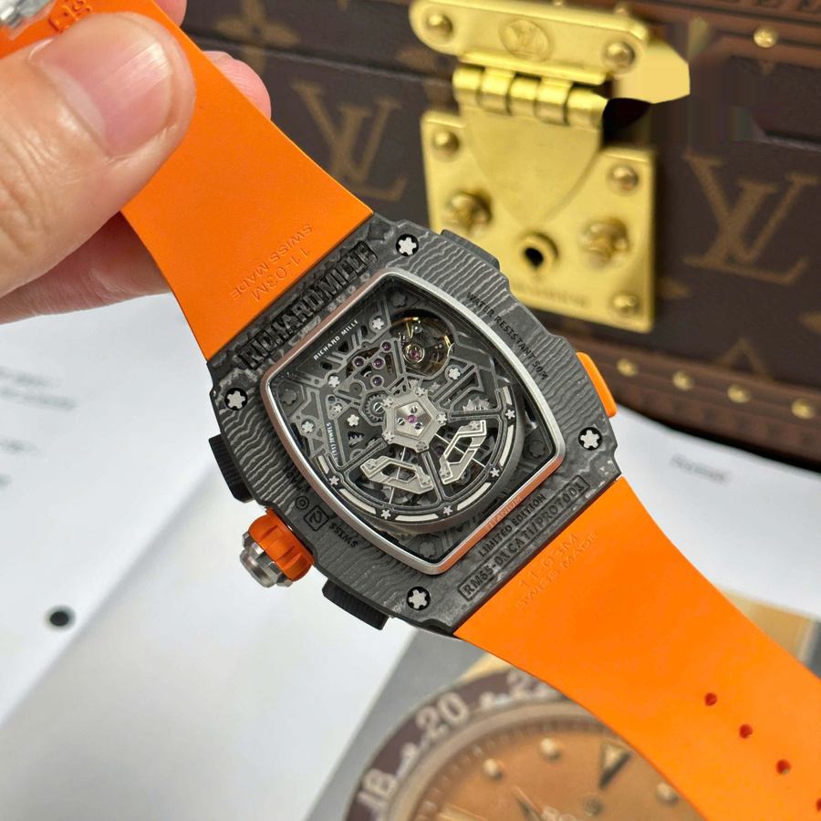 Orologio replica: Richard Mille RM 65-01 McLaren, cronografo, fibra di carbonio, quadrante scheletrato, cinturino in gomma, 44,5 mm X 49,9 mm — d’eccezione – Foto 9
