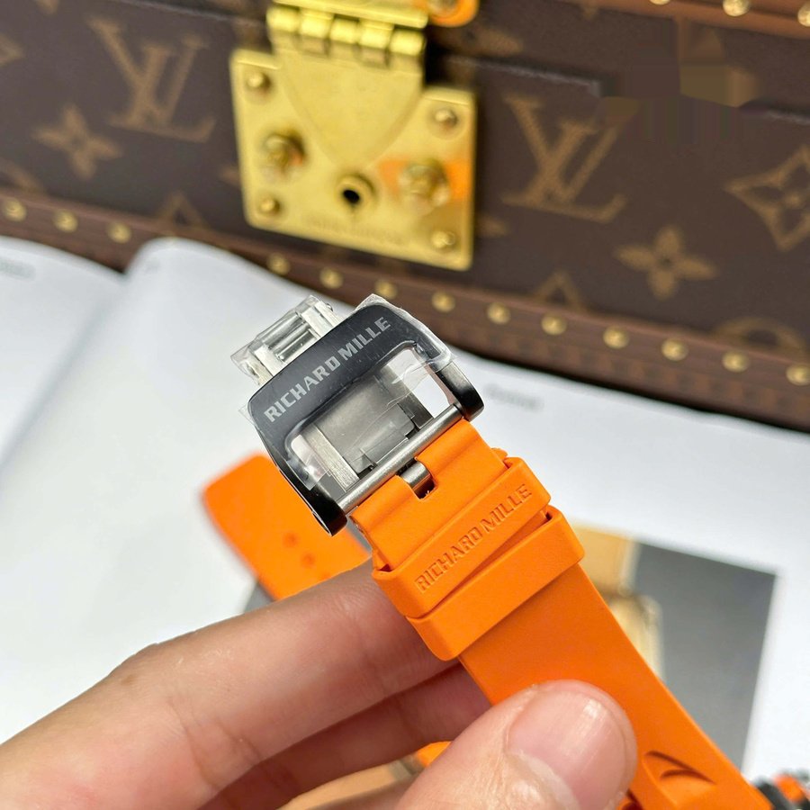 Orologio replica: Richard Mille RM 65-01 McLaren, cronografo, fibra di carbonio, quadrante scheletrato, cinturino in gomma, 44,5 mm X 49,9 mm — d’eccezione – Foto 10