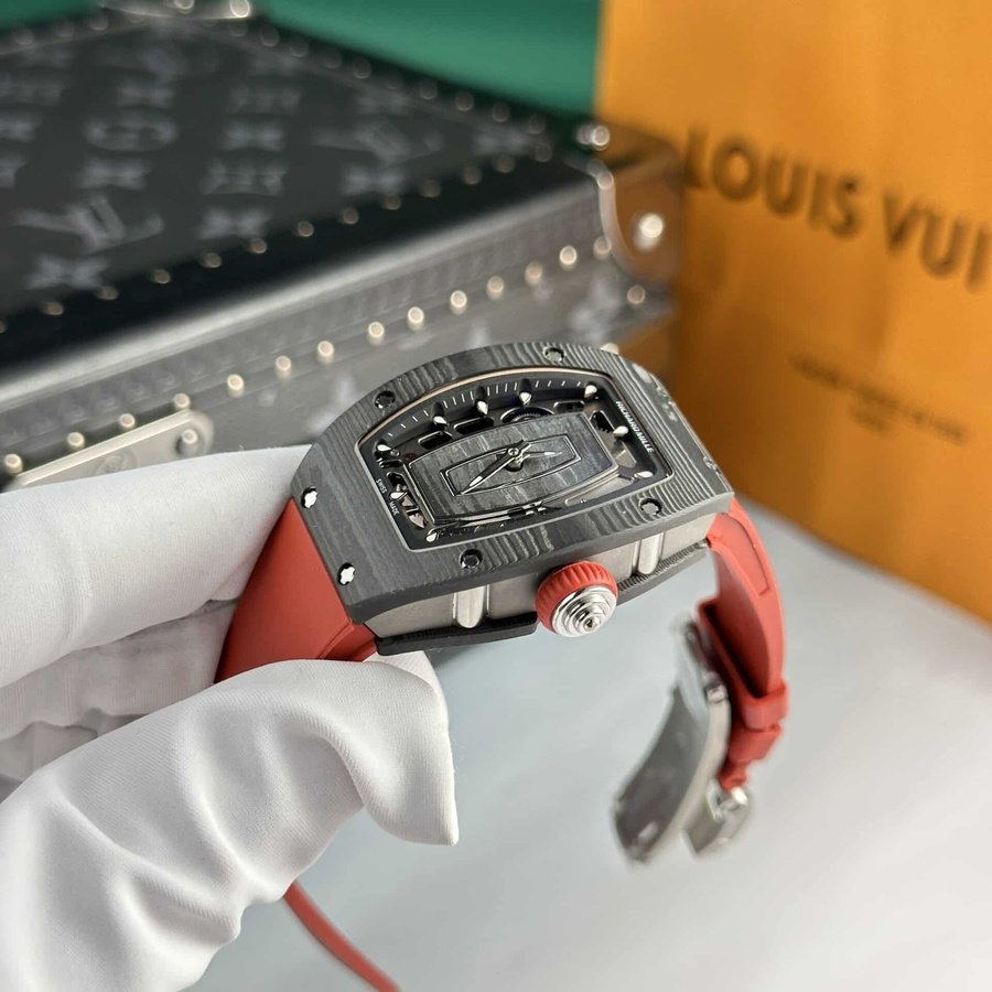 Orologio replica: Richard Mille RM 07-01, carbonio nero, rosso, gomma, 45.32 X 32,3 mm — premium – Foto 4
