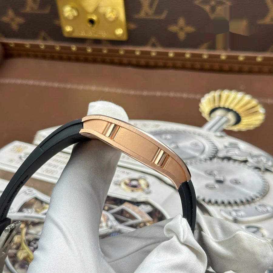 Orologio replica: Richard Mille RM 67-01, ultrapiatto, oro rosa, con, pietre preziose, moissanite, 38,7 mm X 47,5 mm — di qualità – Foto 11