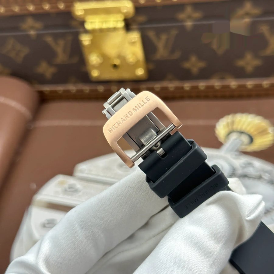 Orologio replica: Richard Mille RM 67-01, ultrapiatto, oro rosa, con, pietre preziose, moissanite, 38,7 mm X 47,5 mm — di qualità – Foto 14