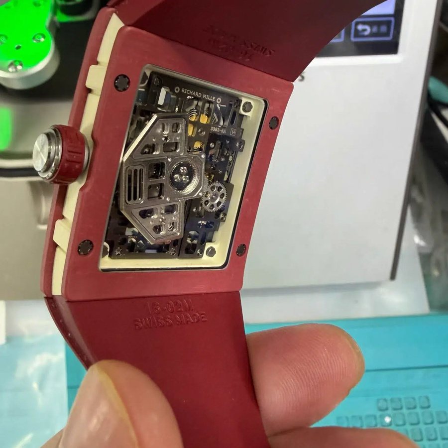 Orologio replica: Richard Mille RM 16-02, automatico, ultrapiatto, rosso, Carbon TPT 36 X 45 mm — tra i meglio recensiti – Foto 8