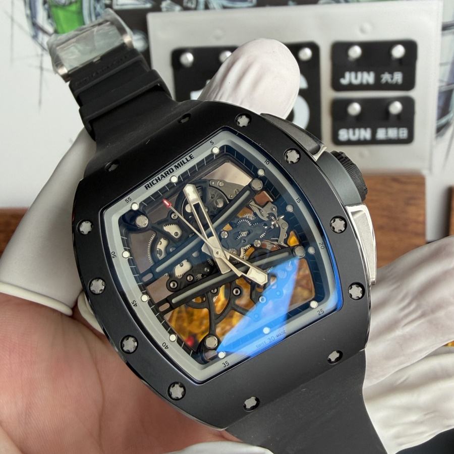 Orologio replica: Richard Mille RM 61-01 Yohan Blake, interamente grigio, movimento Vaucher, 42,7 mm X 50,23 mm — di primo piano – Foto 3