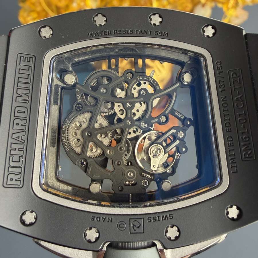 Orologio replica: Richard Mille RM 61-01 Yohan Blake, interamente grigio, movimento Vaucher, 42,7 mm X 50,23 mm — di primo piano – Foto 8