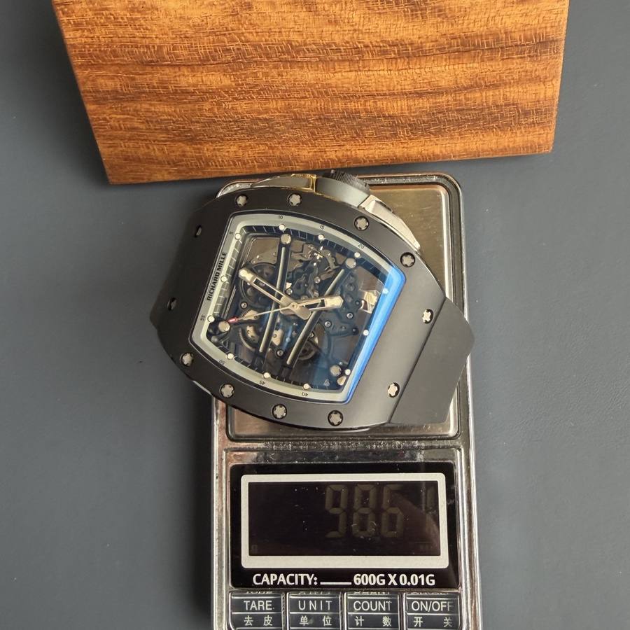 Orologio replica: Richard Mille RM 61-01 Yohan Blake, interamente grigio, movimento Vaucher, 42,7 mm X 50,23 mm — di primo piano – Foto 11