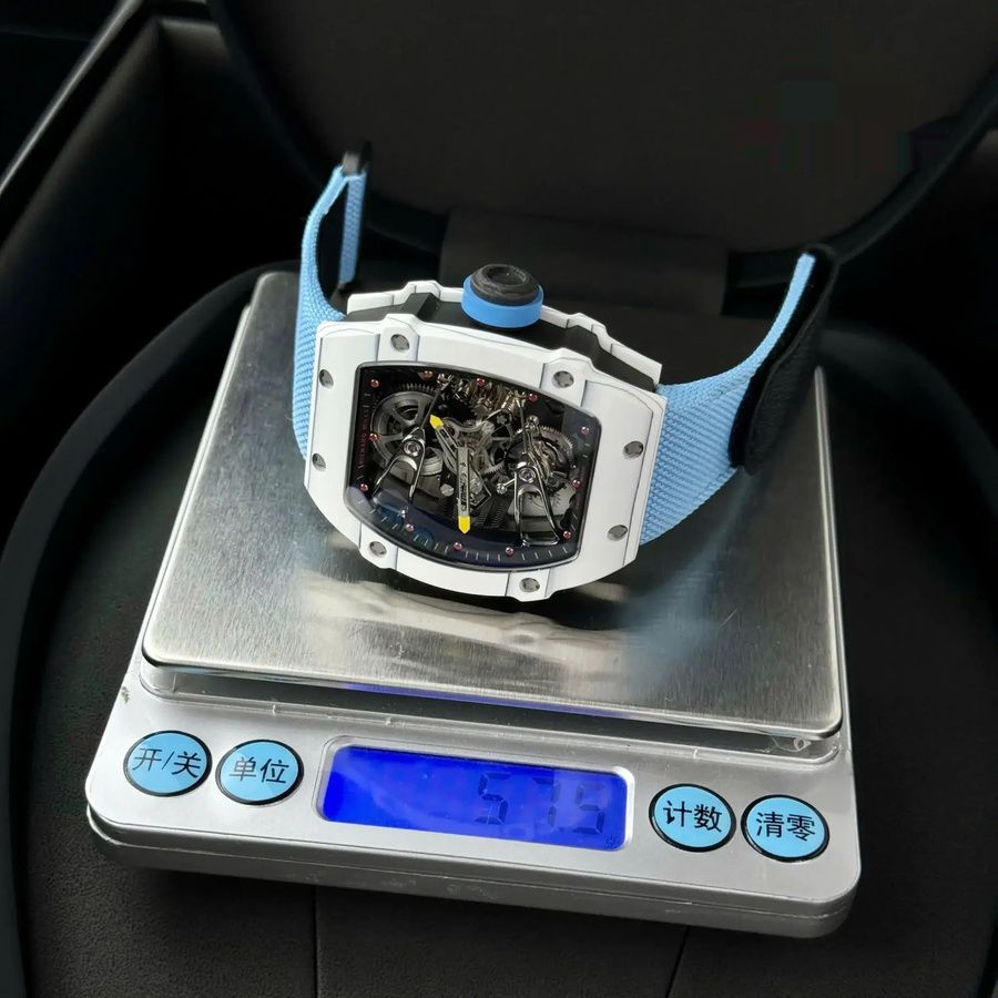 Orologio replica: Richard Mille RM 27-02 Rafael Nadal, tourbillon, carbonio, 39.7 X 47,7 mm — discreto – Foto 3