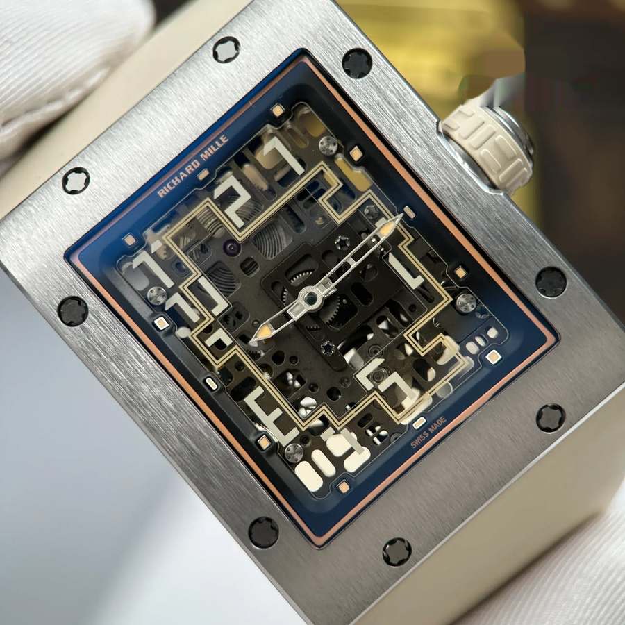 Orologio replica: Richard Mille RM 16-02, titanio, ultrapiatto, bianco, cinturino in gomma, 36 X 45 mm — prezioso – Foto 6