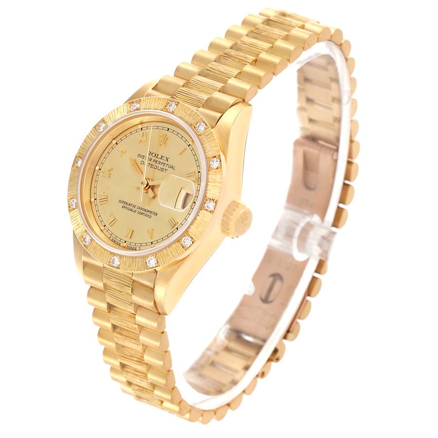 Orologio replica da donna: Rolex President Datejust, oro giallo, finitura a corteccia, diamanti, 69288 — seducente – Foto 4
