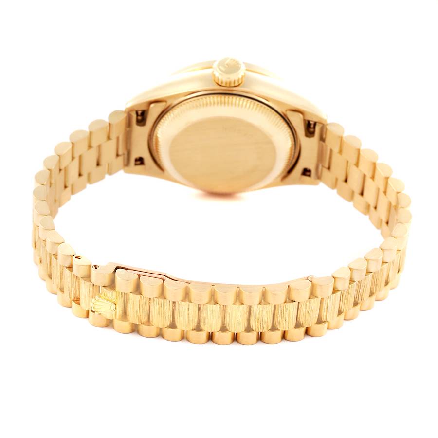 Orologio replica da donna: Rolex President Datejust, oro giallo, finitura a corteccia, diamanti, 69288 — seducente – Foto 7
